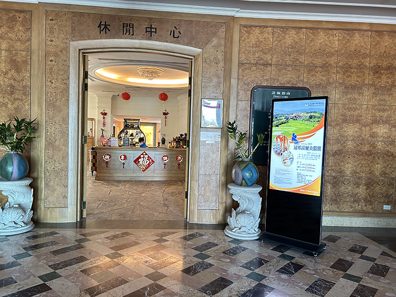 應用實例-揚昇高爾夫球場廣告機安裝